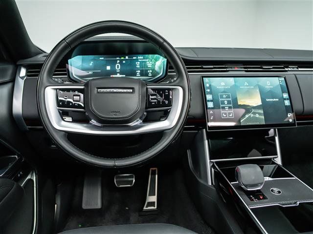 Used 2025 Land Rover Range Rover SE AWD/4WD image 19