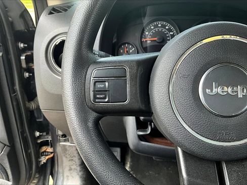 Used 2014 Jeep Patriot Sport w/ Power Value Group AWD/4WD image 12