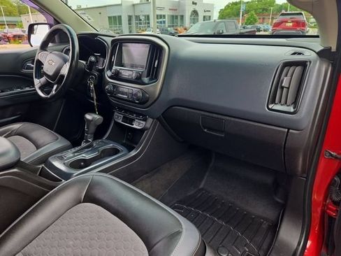 Used 2015 Chevrolet Colorado Z71 AWD/4WD image 34