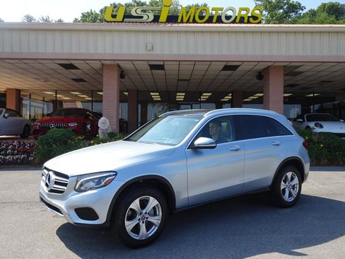 Used 2018 Mercedes-Benz GLC 300 w/ Premium Package image 5