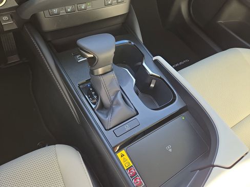 Certified 2025 Lexus ES 350 w/ Premium Package FWD image 22