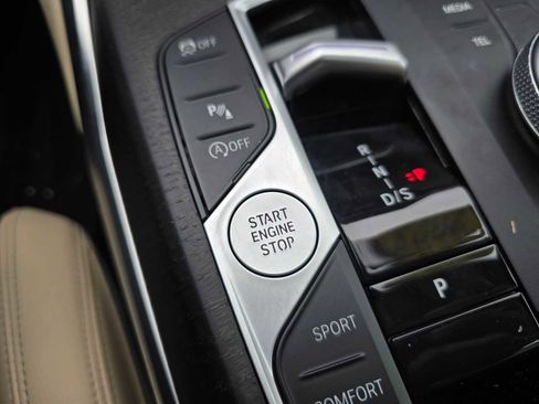 Used 2023 BMW 330i Sedan w/ Premium Package image 34