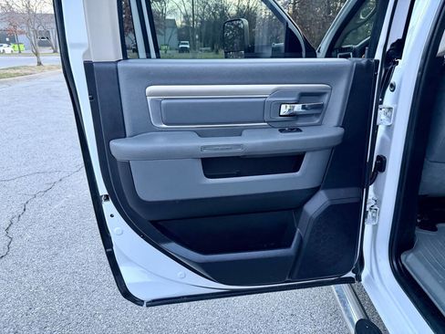 Used 2016 RAM 3500 SLT w/ Quick Order Package 29G SLT image 41