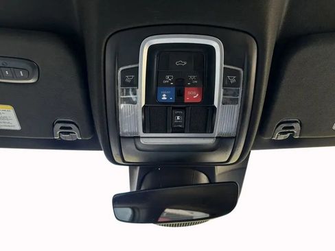 Used 2023 RAM 1500 Laramie AWD/4WD image 18