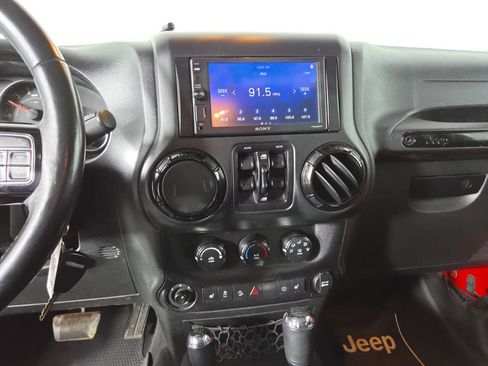 Used 2015 Jeep Wrangler Unlimited Sahara AWD/4WD image 25