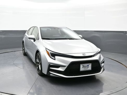 Certified 2023 Toyota Corolla SE image 3