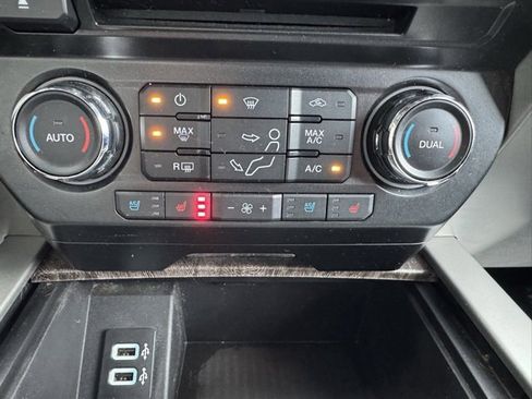 Used 2017 Ford F250 Lariat w/ Lariat Value Package image 22