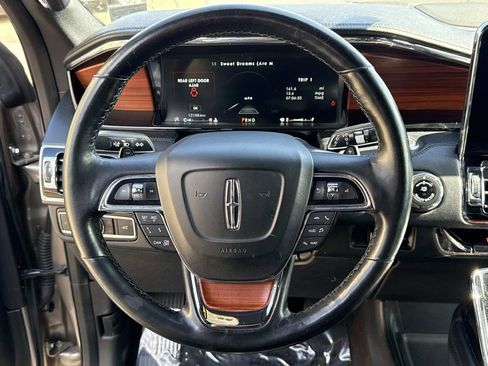 Used 2018 Lincoln Navigator L Reserve w/ Technology Package image 28