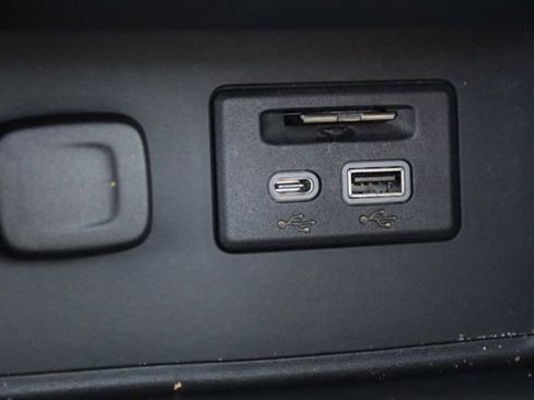 Used 2020 GMC Acadia SLT w/ Driver Alert Package II image 12