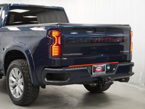 Used 2020 Chevrolet Silverado 1500 Custom w/ Custom Value Package image 14
