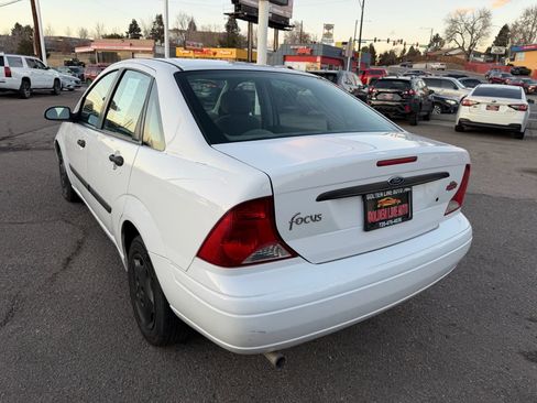 Used 2004 Ford Focus LX image 6