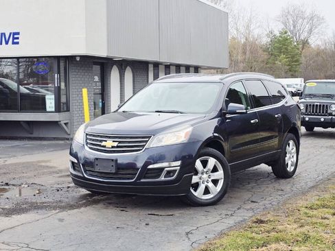 Used 2017 Chevrolet Traverse LT w/ True North Edition FWD image 2