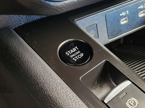 Used 2025 Nissan Kicks SV image 22