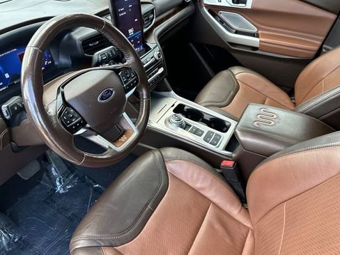 Used 2021 Ford Explorer King Ranch w/ Premium Technology Package image 10