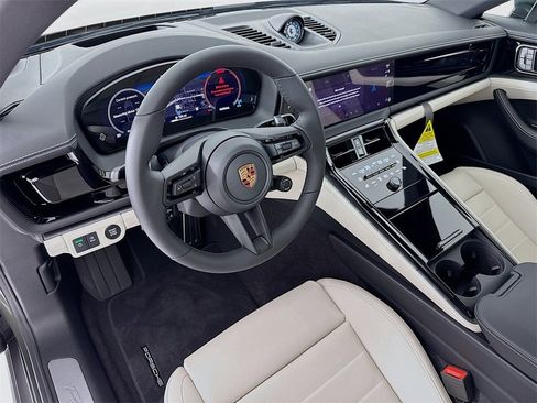 New 2026 Porsche Panamera image 4