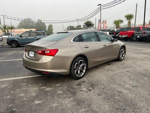 Used 2024 Chevrolet Malibu LT FWD image 3