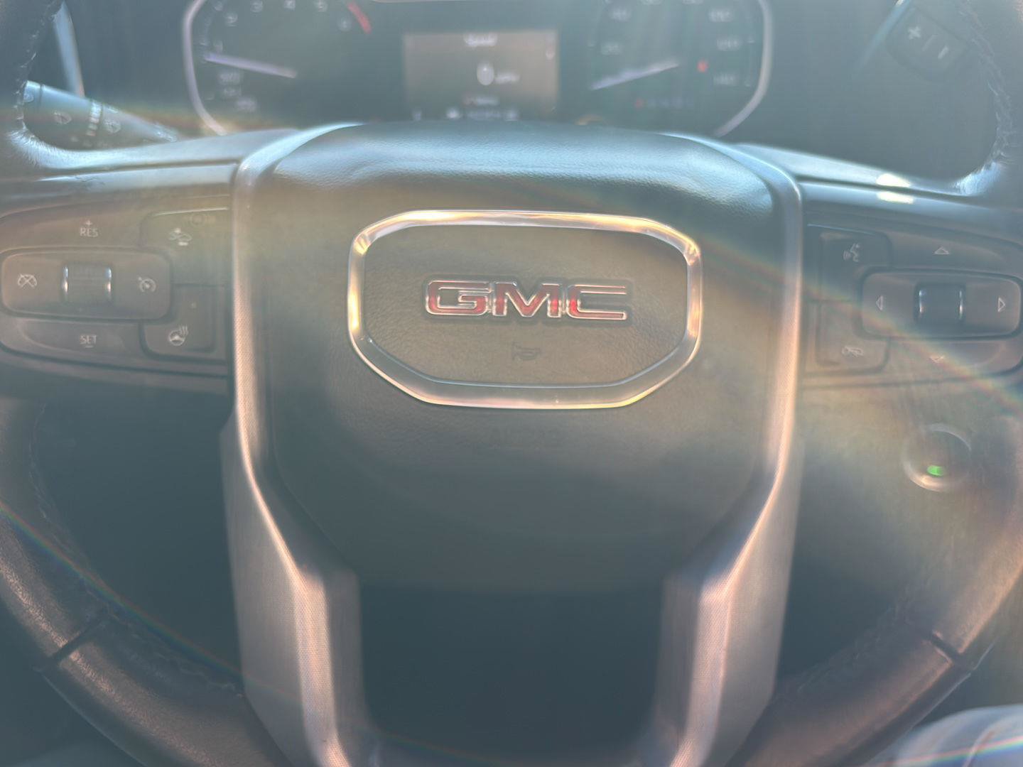 Used 2021 GMC Sierra 1500 SLT w/ SLT Premium Plus Package AWD/4WD image 17