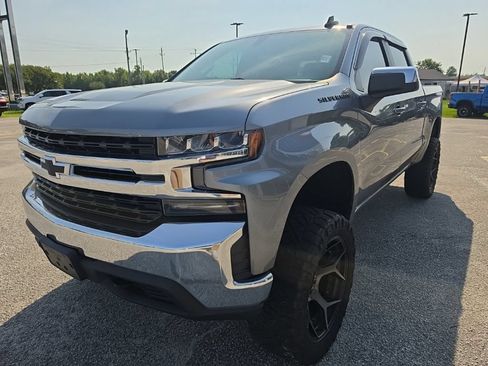 Used 2019 Chevrolet Silverado 1500 LT w/ All-Star Edition AWD/4WD image 2
