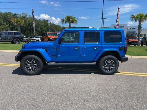 New 2025 Jeep Wrangler Sahara image 8