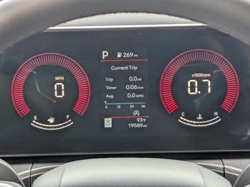 Used 2025 Hyundai Santa Fe SE FWD image 22