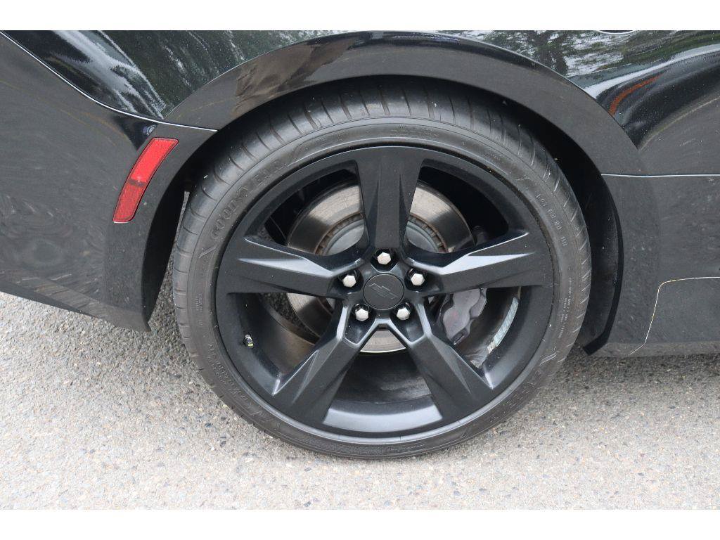 Used 2016 Chevrolet Camaro SS RWD image 30