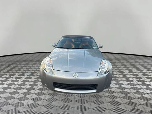 Used 2004 Nissan 350Z Touring RWD image 3