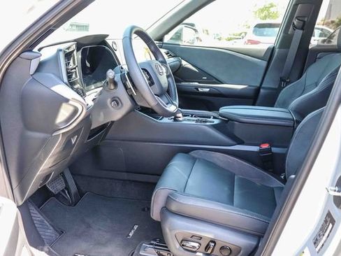 New 2026 Lexus TX 550h AWD Plug-In Hybrid image 24