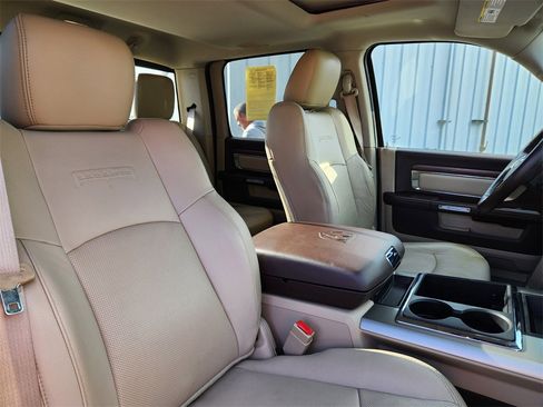 Used 2014 RAM 1500 Laramie w/ Convenience Group image 14