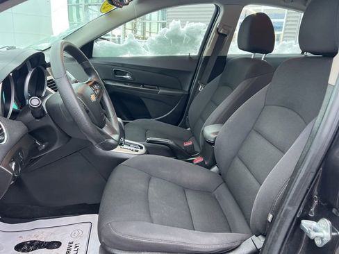 Used 2016 Chevrolet Cruze LT image 18