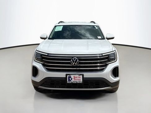 Used 2024 Volkswagen Atlas SE FWD image 2