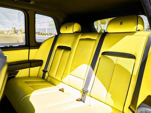 Used 2022 Rolls-Royce Cullinan Black Badge w/ Dark Exterior Package image 52