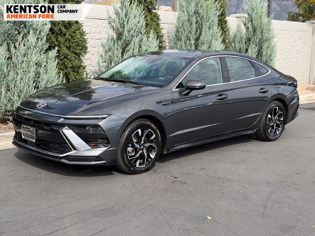 Used 2025 Hyundai Sonata SEL FWD image 3