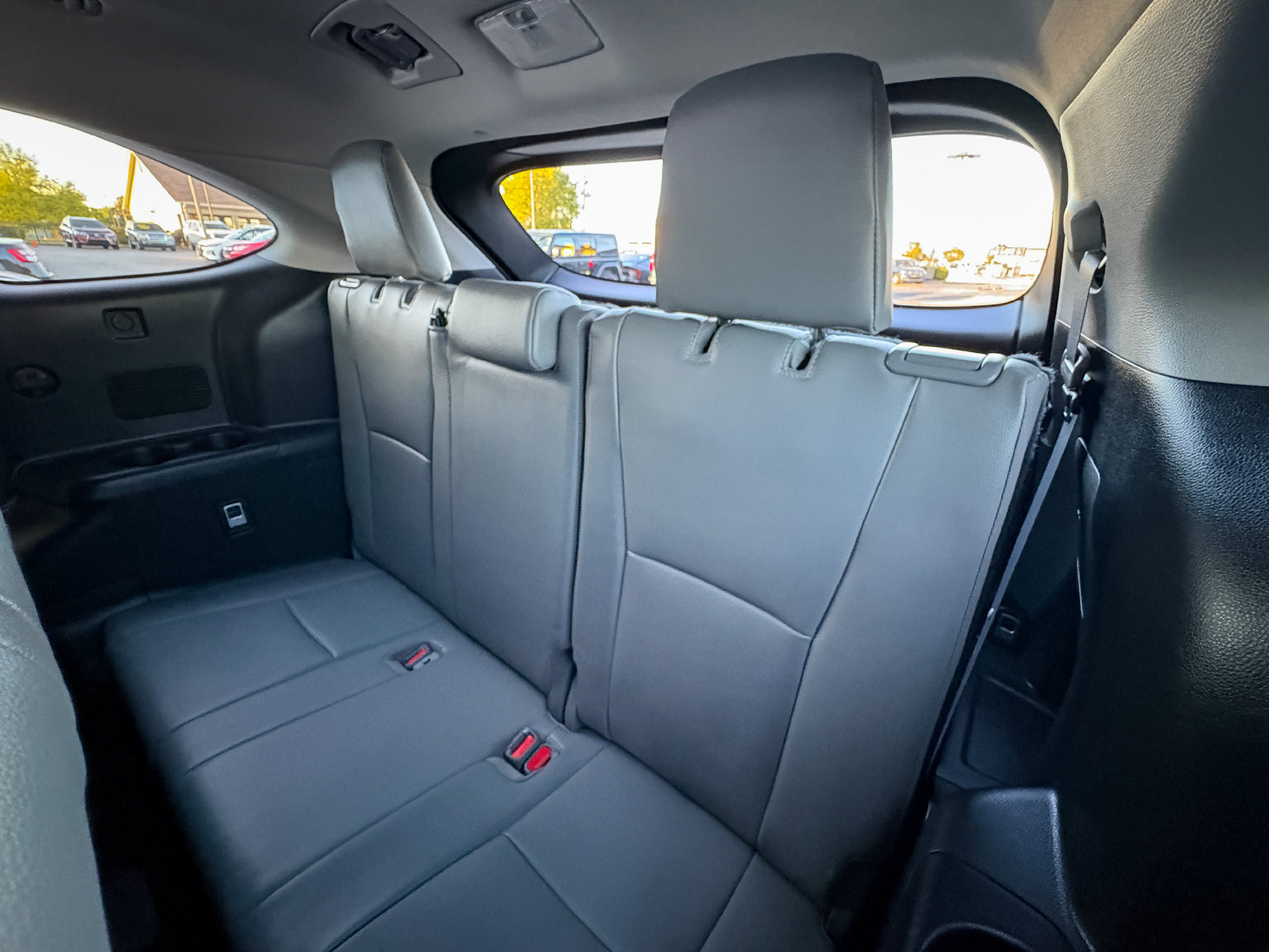 Used 2022 Toyota Highlander XLE AWD/4WD image 26