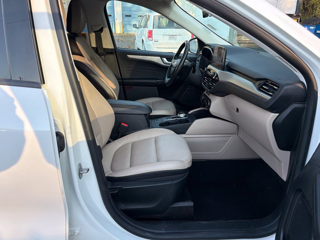 Used 2022 Ford Escape SEL AWD/4WD image 16