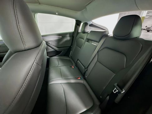 Used 2026 Tesla Model Y 2WD image 25