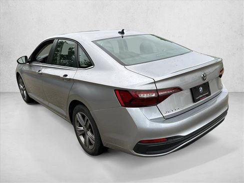 Used 2024 Volkswagen Jetta SE FWD image 7