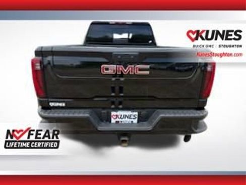 Used 2025 GMC Sierra 3500 Denali AWD/4WD image 9
