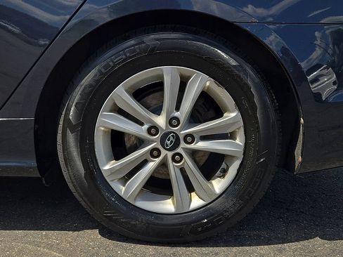 Used 2011 Hyundai Sonata GLS w/ Popular Equipment Pkg 2 FWD image 10