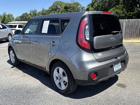 Used 2019 Kia Soul FWD image 3