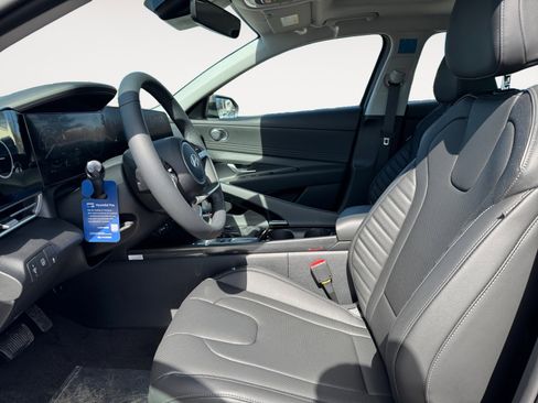 New 2026 Hyundai Elantra Limited FWD image 9