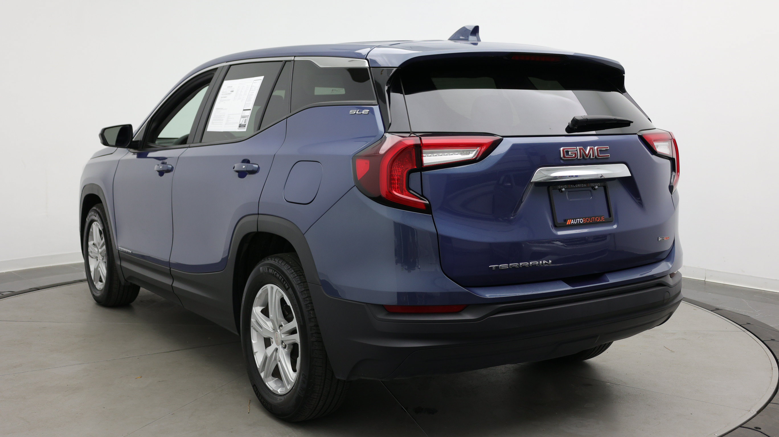Used 2024 GMC Terrain SLE FWD image 5