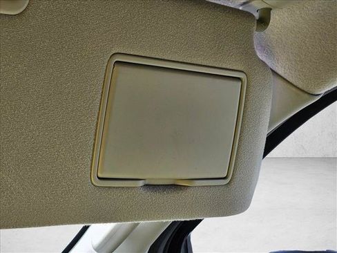 Used 2020 Nissan Frontier SV RWD image 12