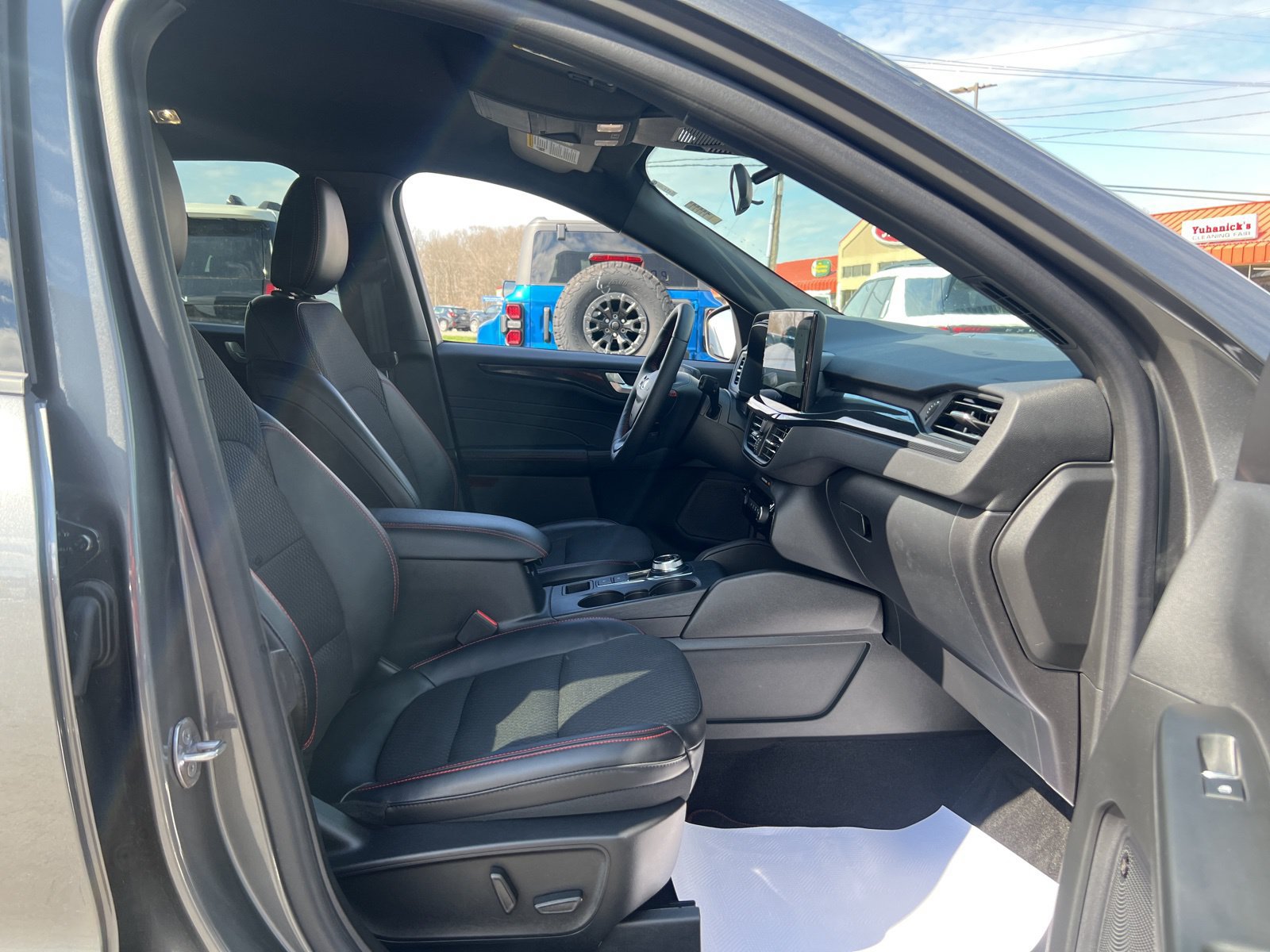 Used 2023 Ford Escape ST-Line Select w/ Tech Pack #2 AWD/4WD image 34