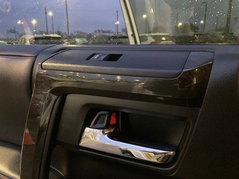 Used 2017 Toyota 4Runner TRD Off-Road Premium image 12