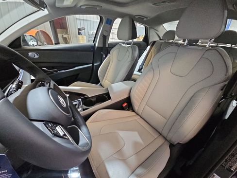 New 2026 Hyundai Elantra Limited image 15