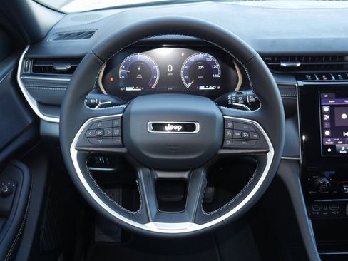 New 2025 Jeep Grand Cherokee Laredo image 15