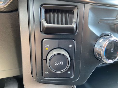 Used 2025 Ford F150 Lariat AWD/4WD image 35