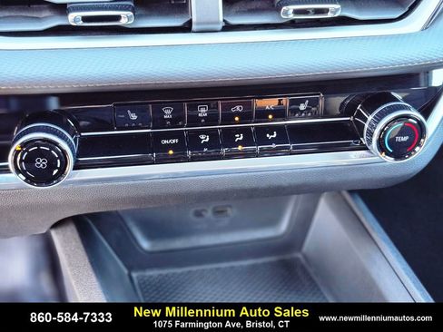 Used 2025 Chevrolet Equinox LT image 22