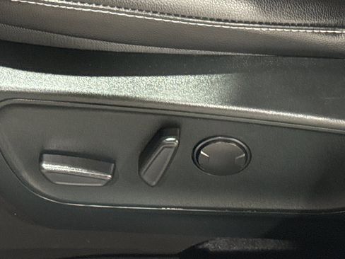 Used 2022 Ford Escape SEL image 19