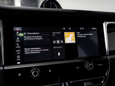 Used 2024 Porsche Macan image 13